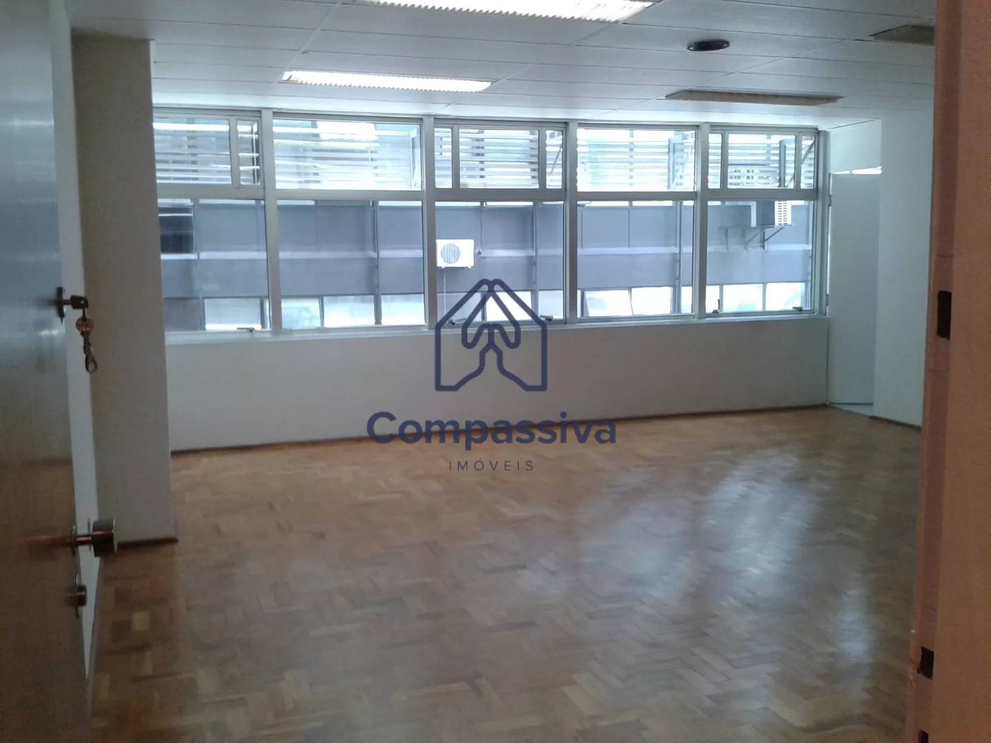 VENDE-SE Sala comercial